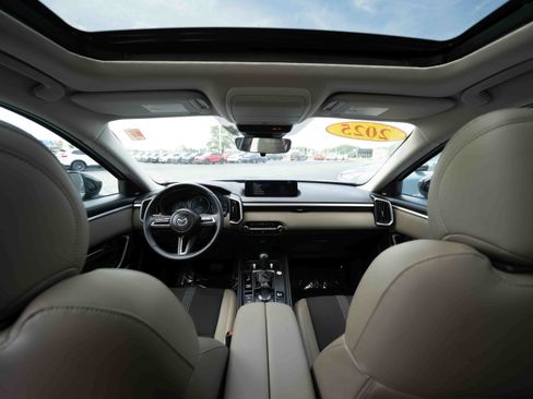 Used 2025 MAZDA CX-50 AWD 2.5 S w/ Premium Package image 19