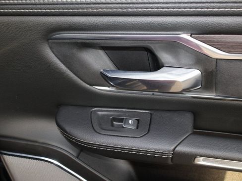 Used 2025 RAM 1500 Laramie w/ Night Edition image 15