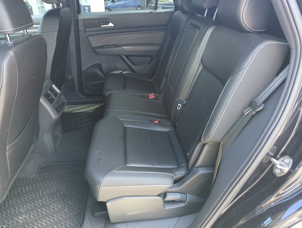 Used 2023 Volkswagen Atlas Cross Sport SE FWD image 28