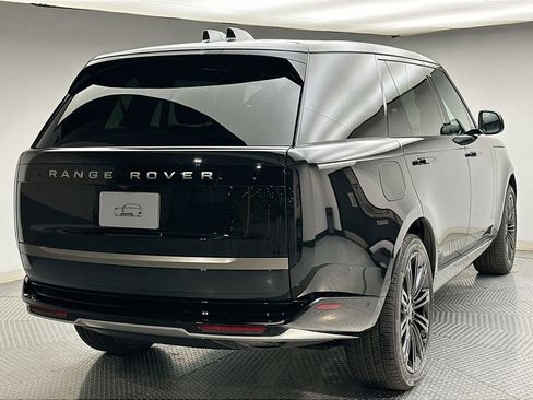 New 2026 Land Rover Range Rover Long Wheelbase SE AWD/4WD image 11