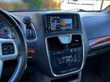 Used 2016 Chrysler Town & Country Touring image 6
