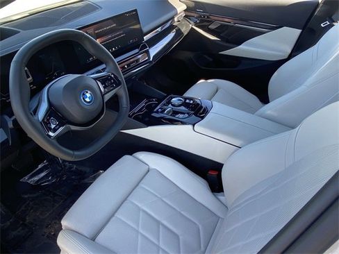 Certified 2024 BMW i5 eDrive40i w/ Premium Package image 20
