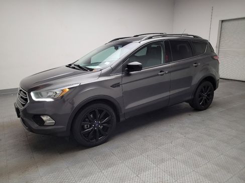 Used 2017 Ford Escape SE w/ Equipment Group 201A FWD image 2