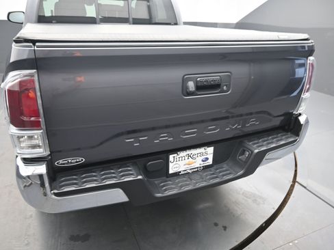 Used 2022 Toyota Tacoma SR5 w/ SR5 Appearance Package (SM) image 12