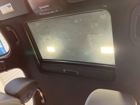 Used 2022 Mercedes-Benz E 350 4MATIC Sedan image 11