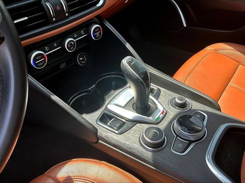 Used 2020 Alfa Romeo Giulia w/ Nero Edizione RWD image 14