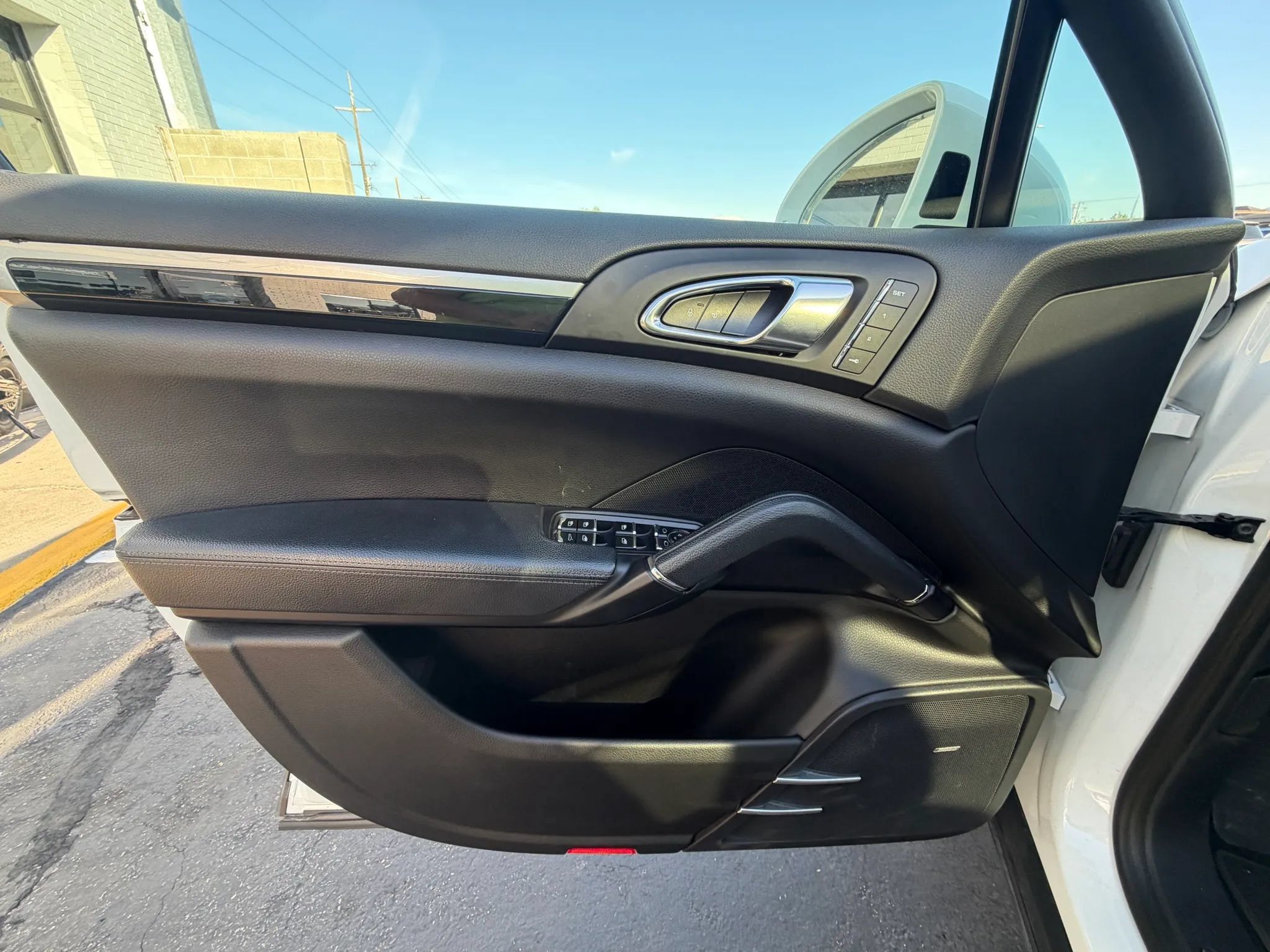 Used 2018 Porsche Cayenne AWD/4WD image 12