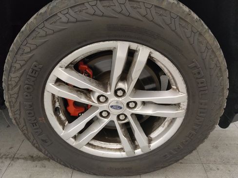 Used 2020 Ford Explorer XLT image 31