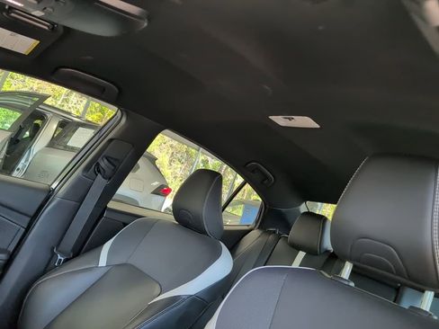 Used 2025 Toyota Camry SE image 7