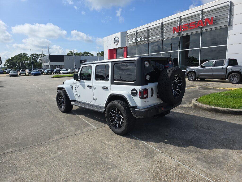 Used 2023 Jeep Wrangler Unlimited Sahara AWD/4WD image 4