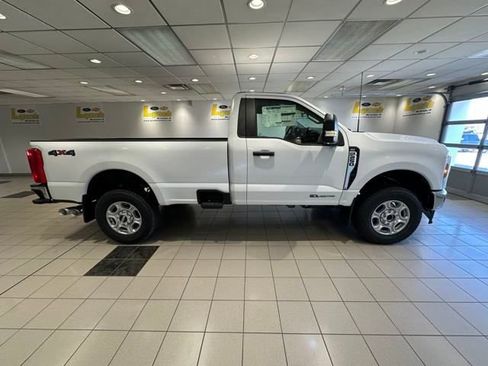 New 2025 Ford F250 XLT image 3
