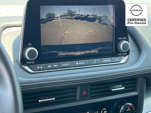 Certified 2025 Nissan Rogue SV FWD image 25