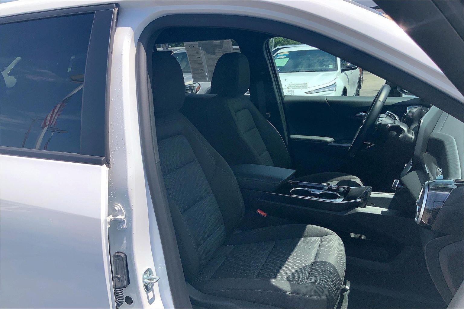 Used 2026 Chevrolet Equinox LT FWD image 7