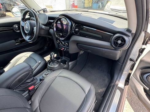 Used 2023 MINI Cooper 2-Door Hardtop FWD image 5