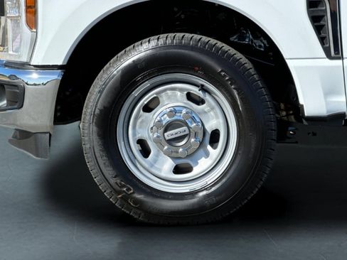 New 2025 Ford F350 XL w/ XL Chrome Package image 29