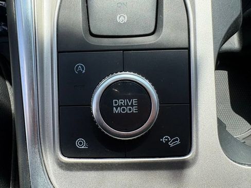 Used 2020 Ford Explorer XLT w/ Equipment Group 202A AWD/4WD image 20