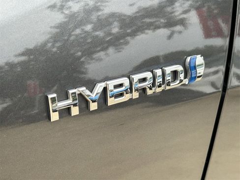 Used 2020 Toyota RAV4 LE image 10