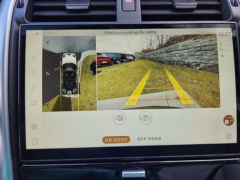 Used 2025 Land Rover Discovery S image 22