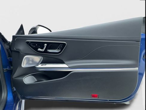 Used 2025 Mercedes-Benz CLE 300 4MATIC Coupe image 37