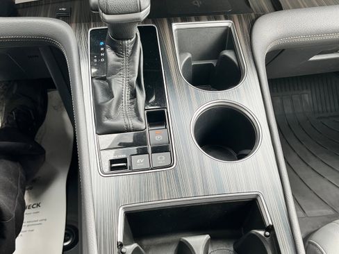 Certified 2022 Toyota Sienna Limited image 5