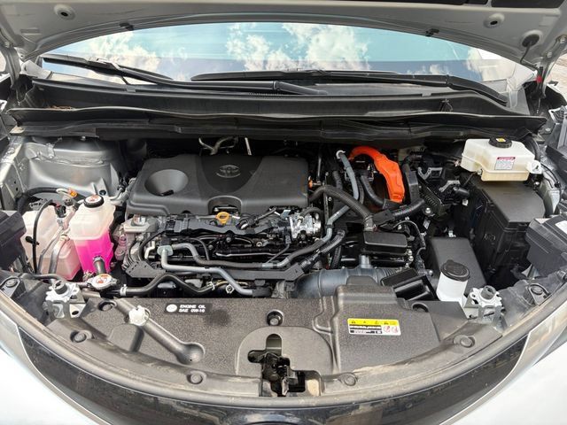 Certified 2025 Toyota Sienna Limited AWD/4WD image 21