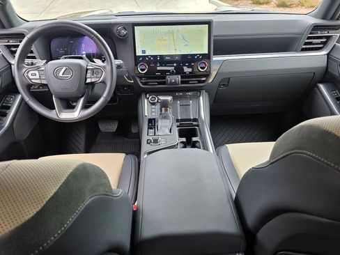 Used 2024 Lexus GX 550 image 8