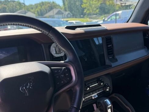 Used 2024 Ford Bronco Outer Banks w/ Sasquatch Package AWD/4WD image 8