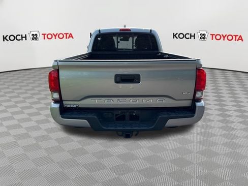 Used 2018 Toyota Tacoma TRD Sport AWD/4WD image 7