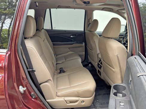 Used 2021 Honda Pilot Touring image 44