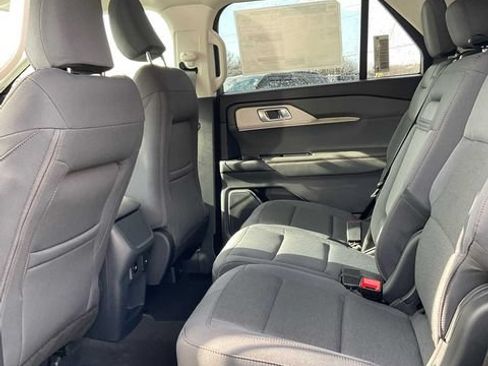 Used 2026 Ford Explorer Active AWD/4WD image 38