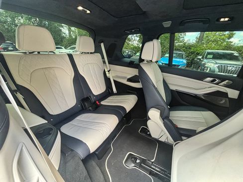 Used 2021 BMW X7 M50i AWD/4WD image 15