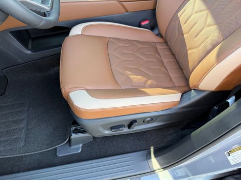 New 2026 Nissan Pathfinder Platinum image 12