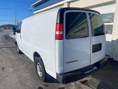 Used 2017 Chevrolet Express 2500 image 6