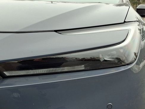 Used 2024 Toyota Prius LE image 12