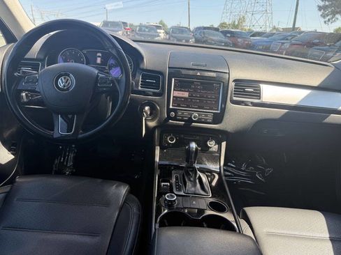 Used 2012 Volkswagen Touareg VR6 AWD/4WD image 15