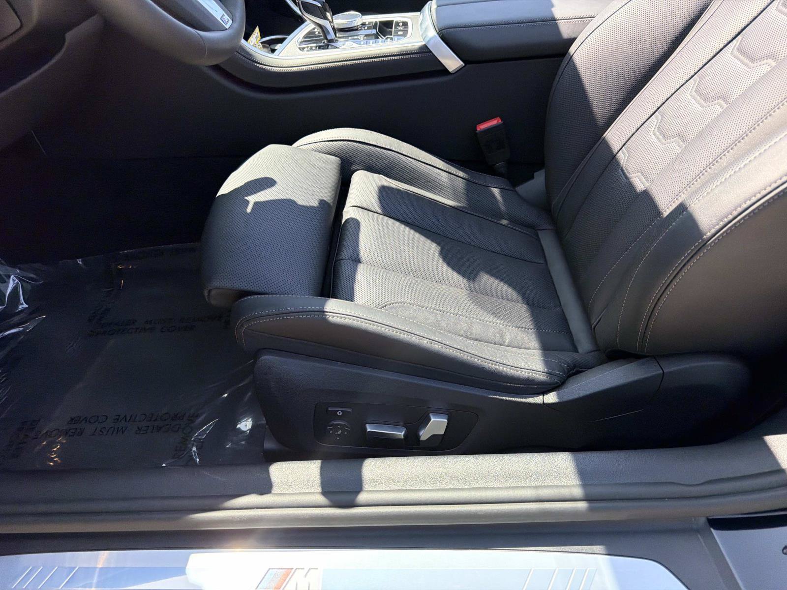 Used 2026 BMW 840i Convertible w/ Comfort Seating Package RWD image 16