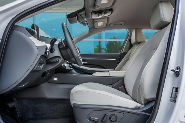 Certified 2025 Hyundai Sonata SEL FWD image 35