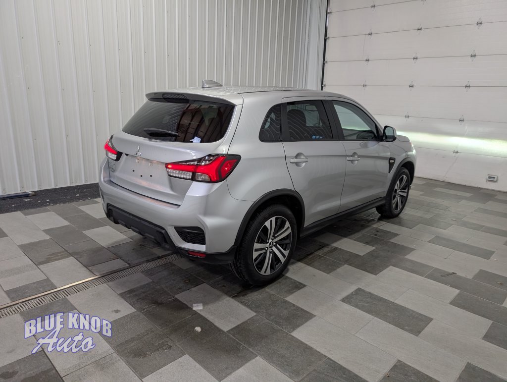 Used 2026 Mitsubishi Outlander Sport ES AWD/4WD image 4