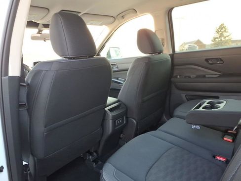 New 2026 Nissan Pathfinder SV image 27