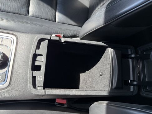 Used 2018 Jeep Grand Cherokee Overland image 32