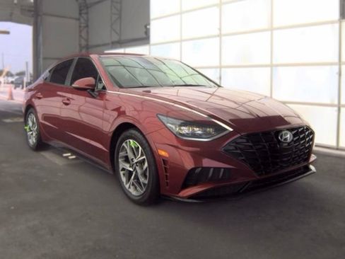 Used 2023 Hyundai Sonata SEL w/ Preferred Accessory Package FWD image 2