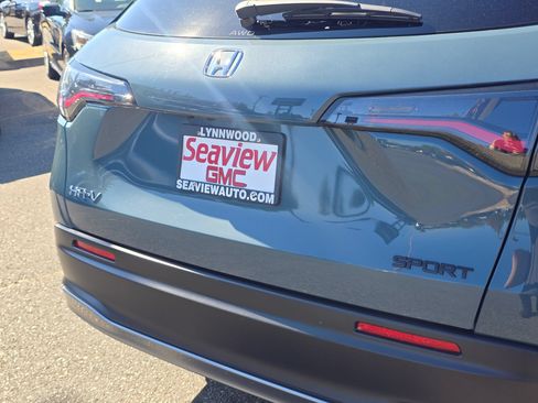 Used 2025 Honda HR-V Sport image 13