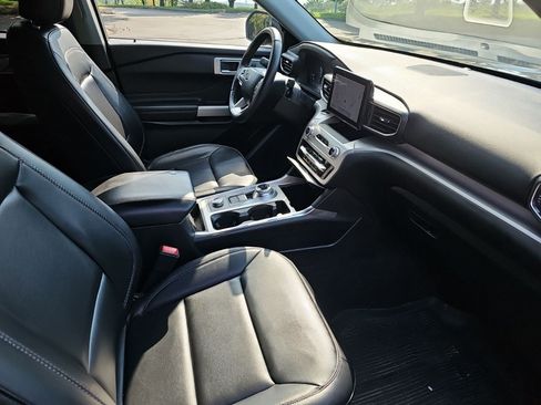 Used 2023 Ford Explorer XLT w/ Equipment Group 202A AWD/4WD image 10