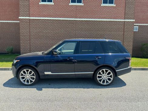 Used 2016 Land Rover Range Rover Supercharged AWD/4WD image 3