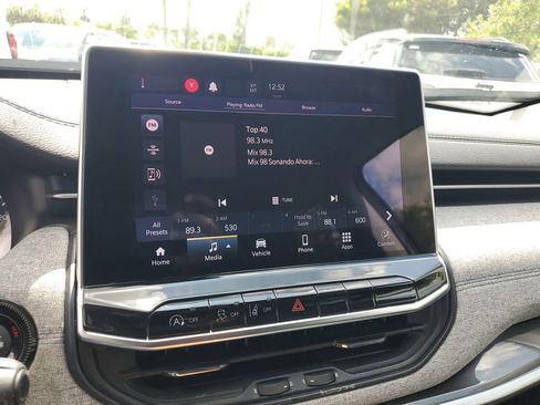 Used 2022 Jeep Compass Latitude image 20