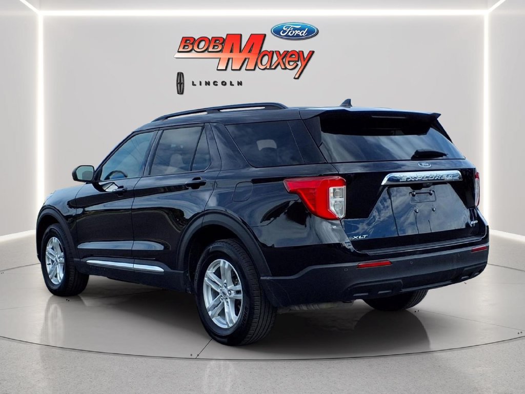 Used 2024 Ford Explorer XLT AWD/4WD image 7