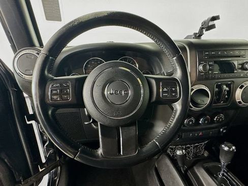 Used 2015 Jeep Wrangler Unlimited Sahara w/ Max Tow Package AWD/4WD image 13