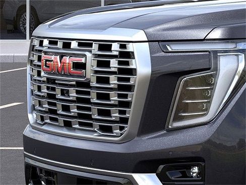 New 2026 GMC Yukon Denali w/ Sun & Power Step Package image 13