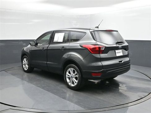 Used 2019 Ford Escape S image 5