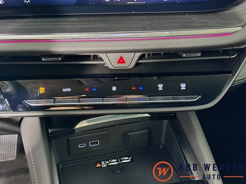 Used 2025 Buick Envision Preferred image 16